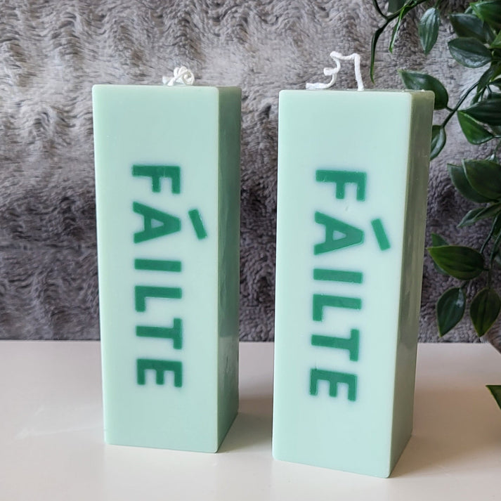 Fáilte Candle