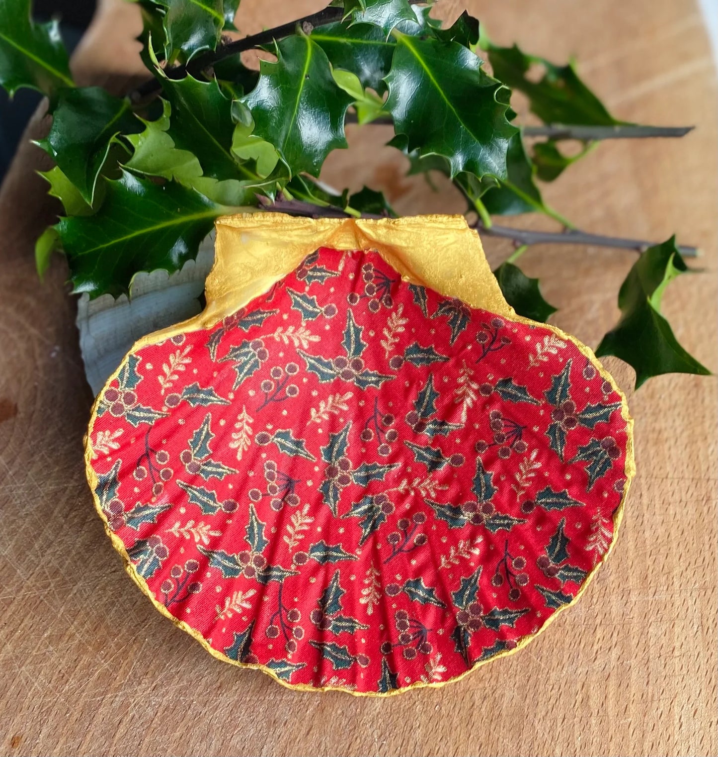 Scallop Trinket Dish - Holly