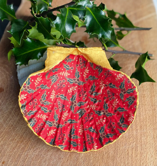 Scallop Trinket Dish - Holly