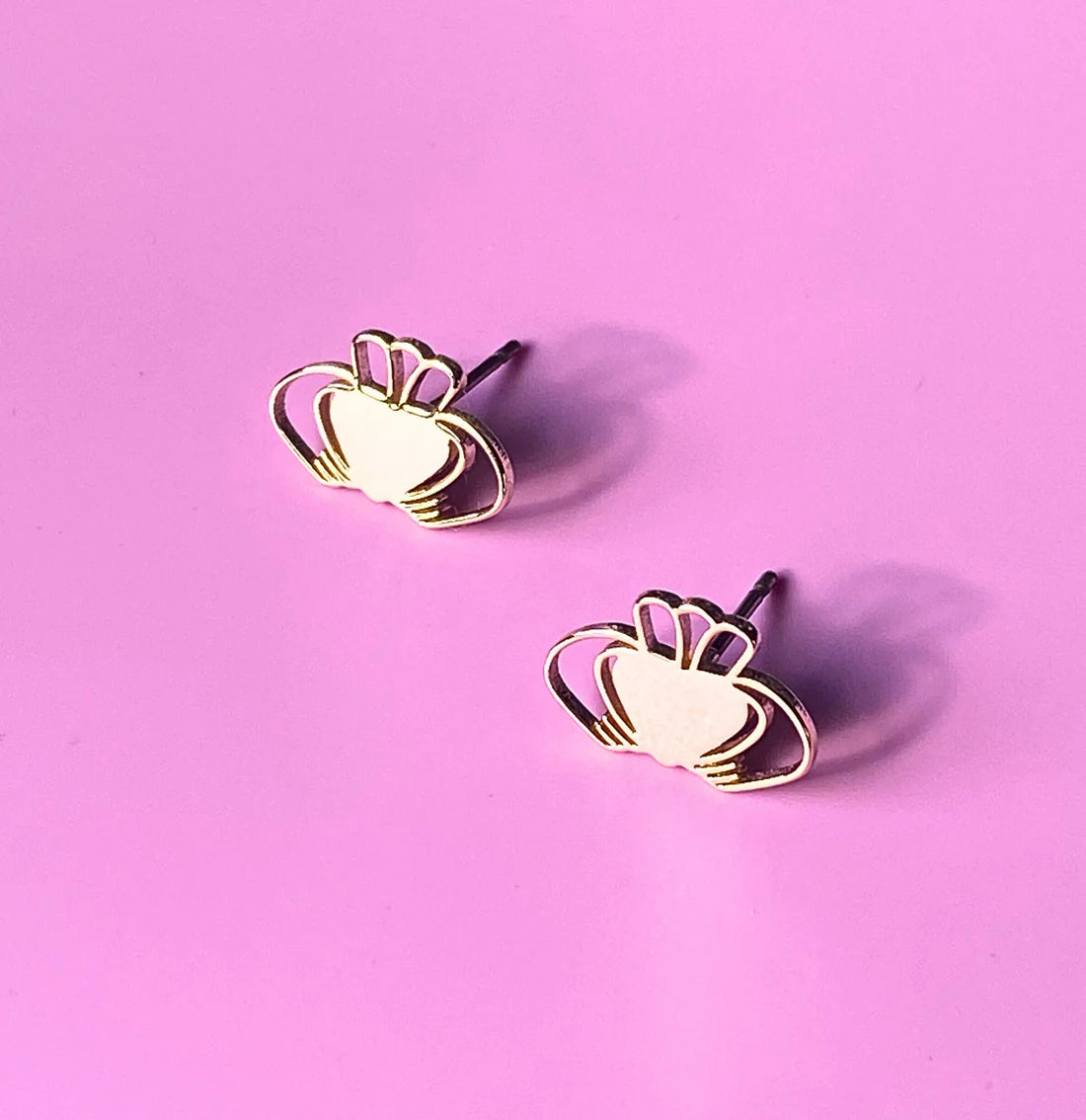 Heart Strong Beag Claddagh Stud Earrings Gold