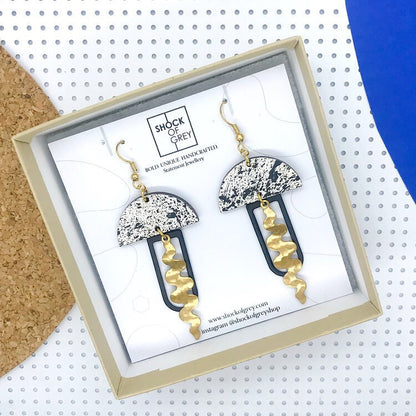 Setho Earrings in Spattered White and Black With Gold